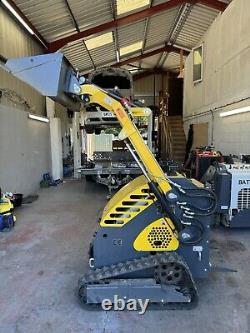 Captok Pedestrian skid steer loader