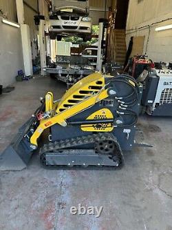 Captok Pedestrian skid steer loader