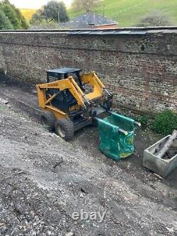 Skid steer loader, FAI 340, bucket and pallet forks