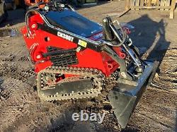 Skid steer loader digger mini jcb Bobcat kanga kid Opico ster V twin elec start