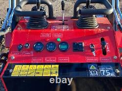 Skid steer loader digger mini jcb Bobcat kanga kid Opico ster V twin elec start