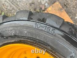 Jante et pneu JCB 10-16.5 £200 + TVA Chargeuse à pneus Skidsteer solideal T27