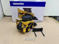 Modèle de jouet de voiture moulé sous pression Komatsu SK820-8 Skid Steer Loader à l'échelle 1/25 UH Gift